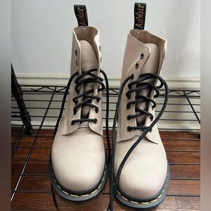 Dr. Martens 1460 Leather 8-Eye Ankle Boot in Natural Wanama Leather